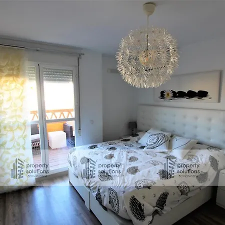 Apartamento ático Deluxe. Gran Terraza Con Vistas Panorámicas. Piscina De Temporada. Parking Gratis. Benalmádena
