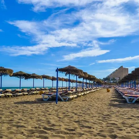 ático Deluxe. Gran Terraza Con Vistas Panorámicas. Piscina De Temporada. Parking Gratis. * Benalmádena